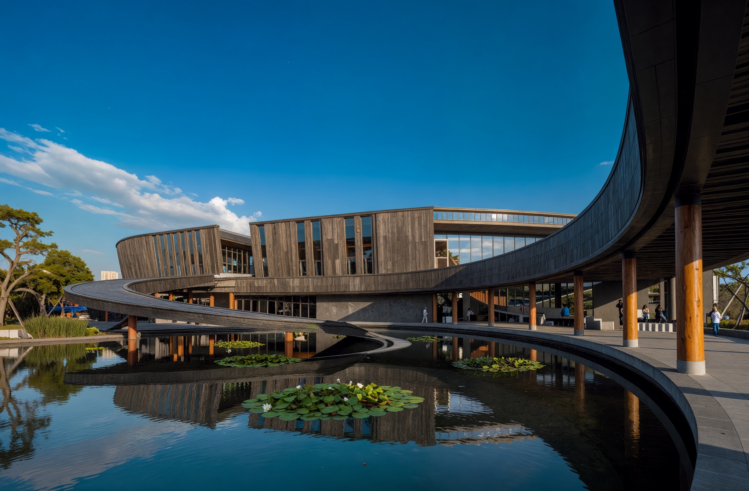 Waterloop Cultural Center, Amsterdam 2 Waterloop Cultural Center, Amsterdam 2